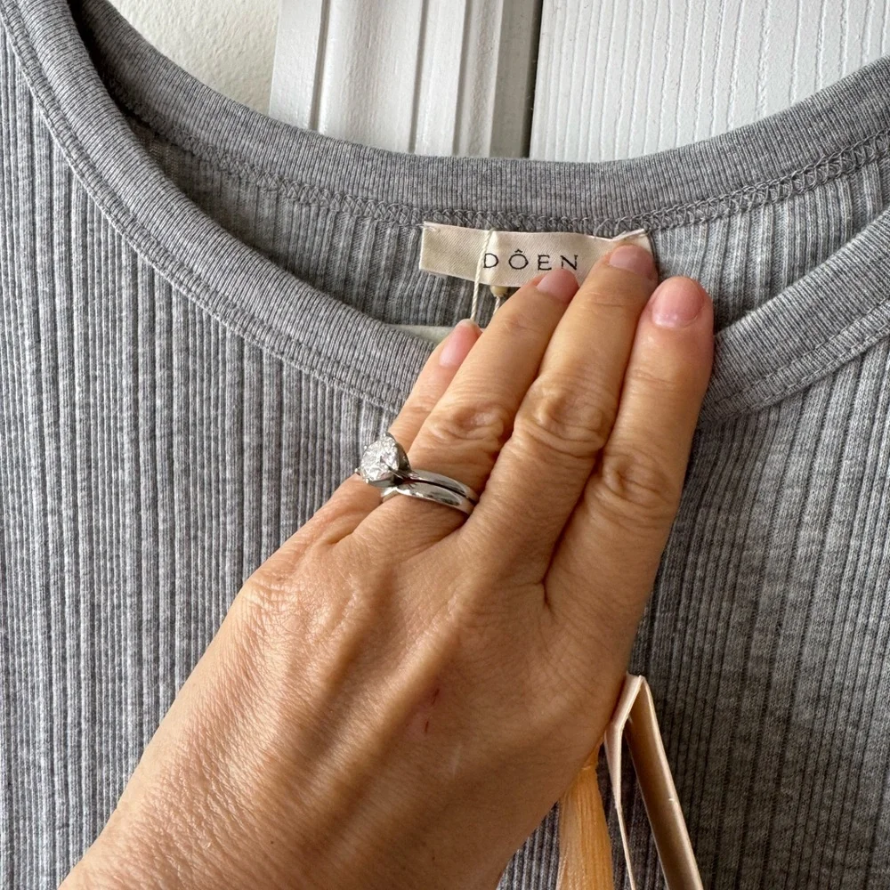 Doen “Ada” Gray Ribbed Knit Tee (XL) NWT 😍 - Picture 2 of 5